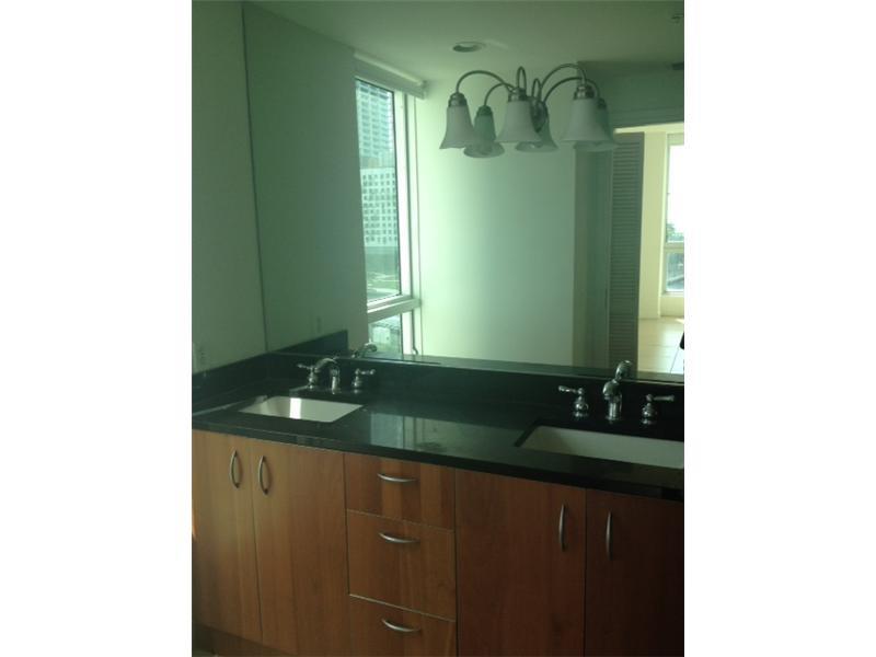 MET 1 CONDO - Residential Lease