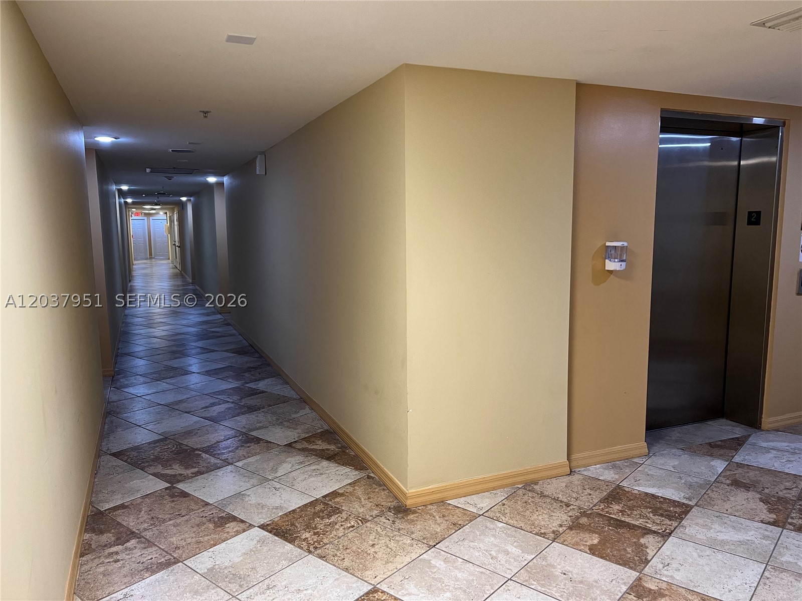 DIXIE GROVE RESIDENCES CO - Residential Lease