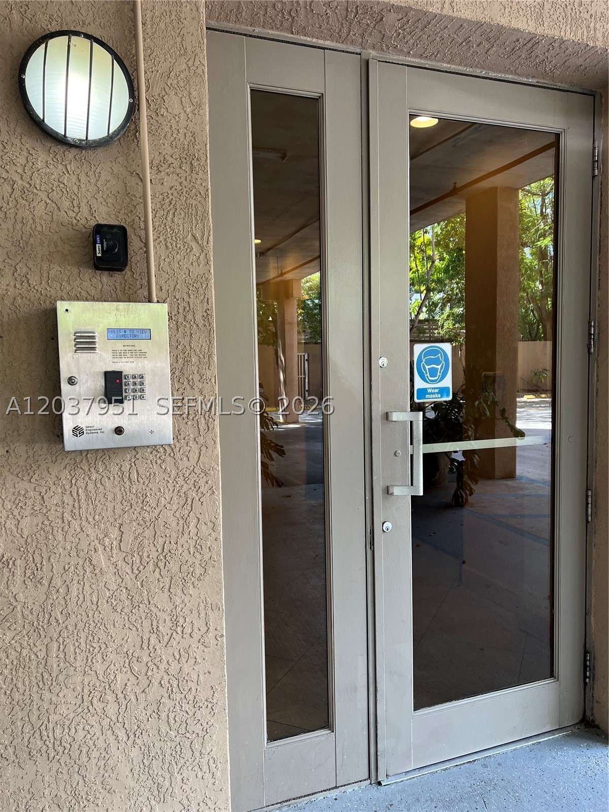 DIXIE GROVE RESIDENCES CO - Residential Lease