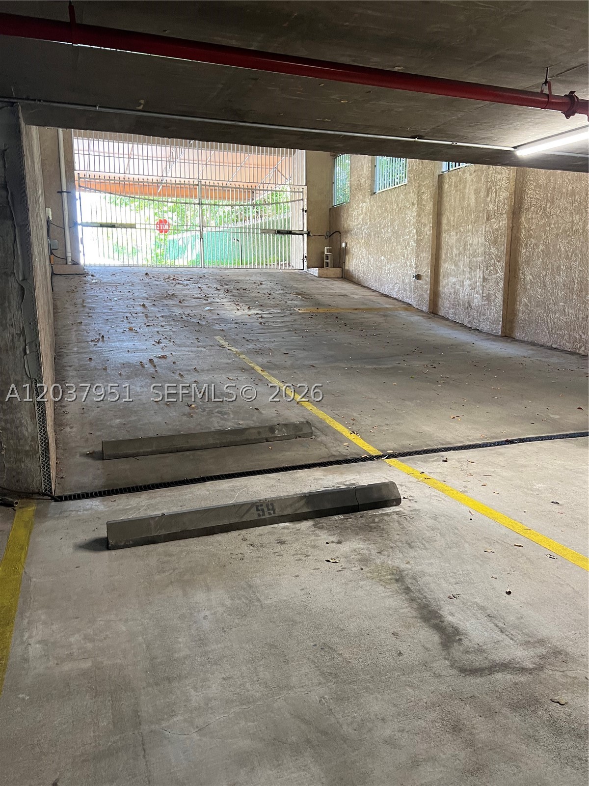 DIXIE GROVE RESIDENCES CO - Residential Lease