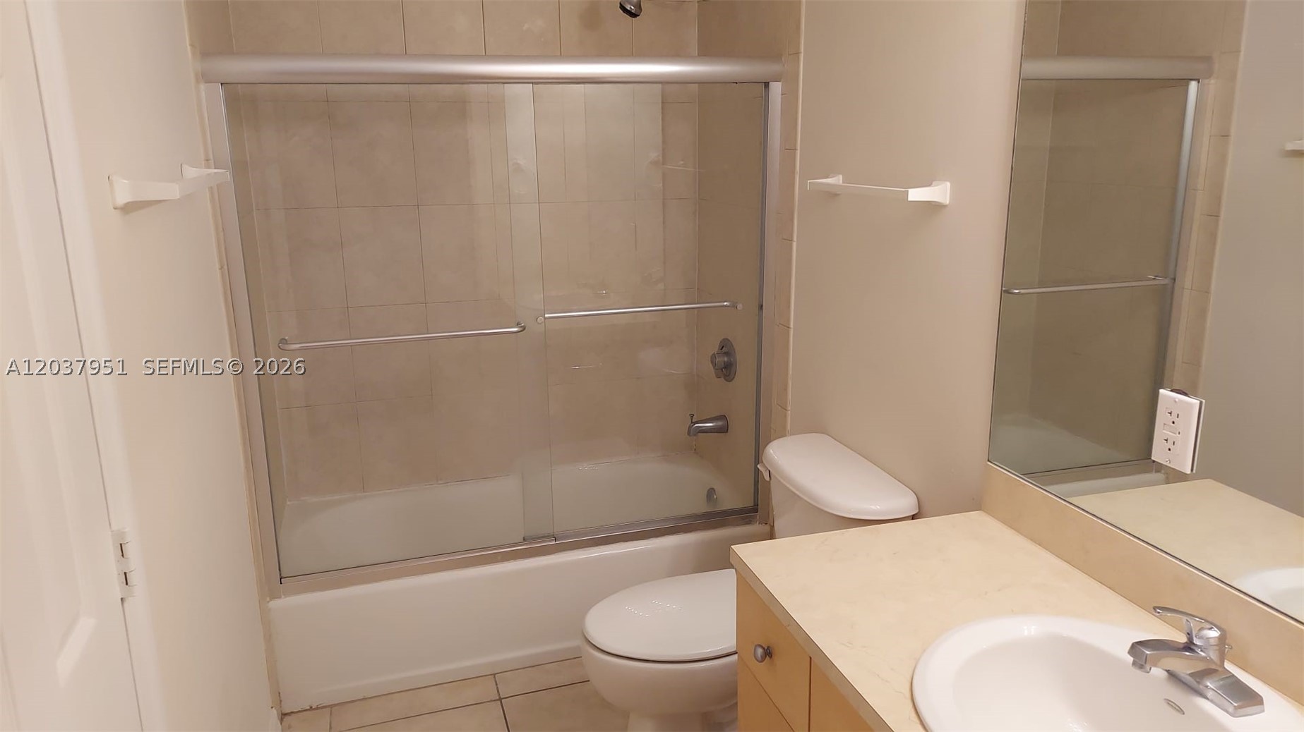 DIXIE GROVE RESIDENCES CO - Residential Lease
