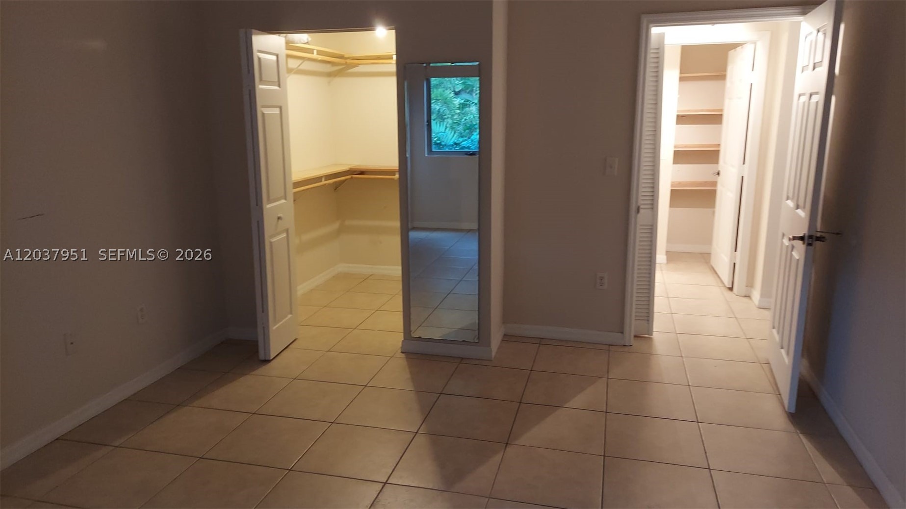 DIXIE GROVE RESIDENCES CO - Residential Lease