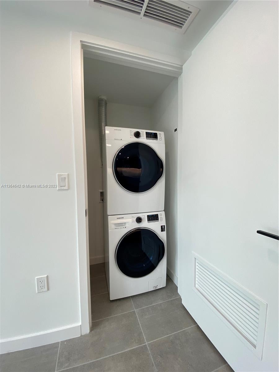 227 NE 2ND STREET CONDO - Residential Lease