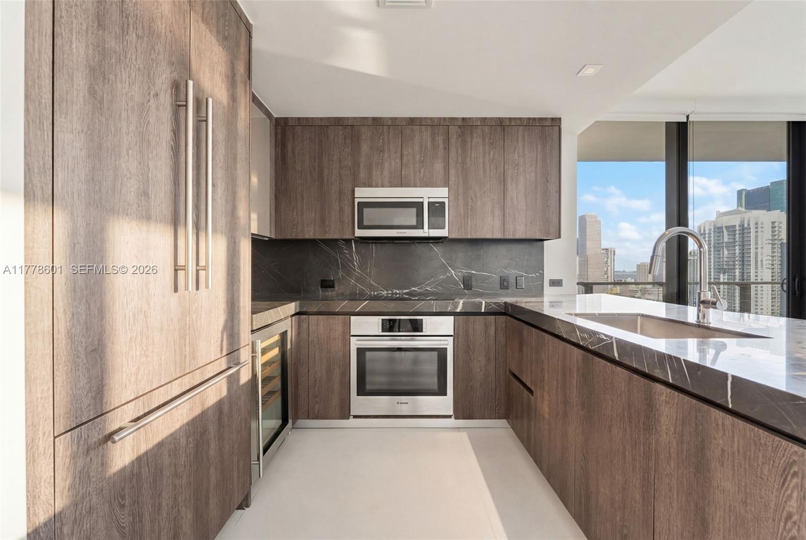 RISE CONDO - Residential