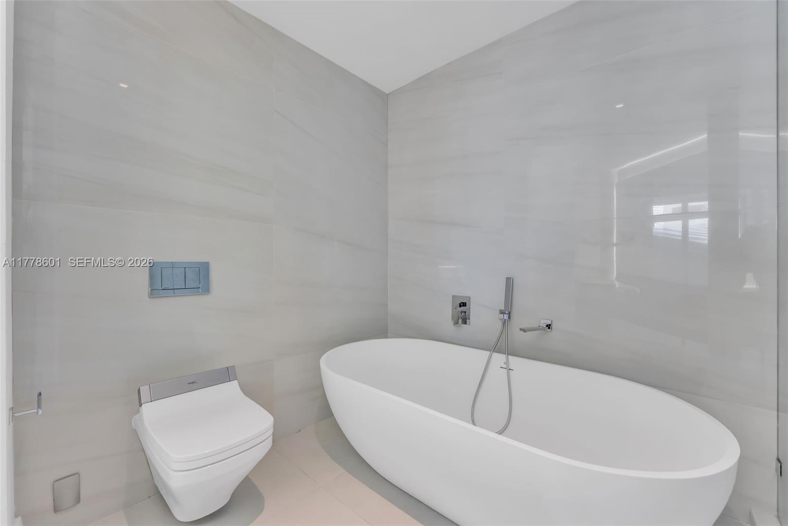 RISE CONDO - Residential