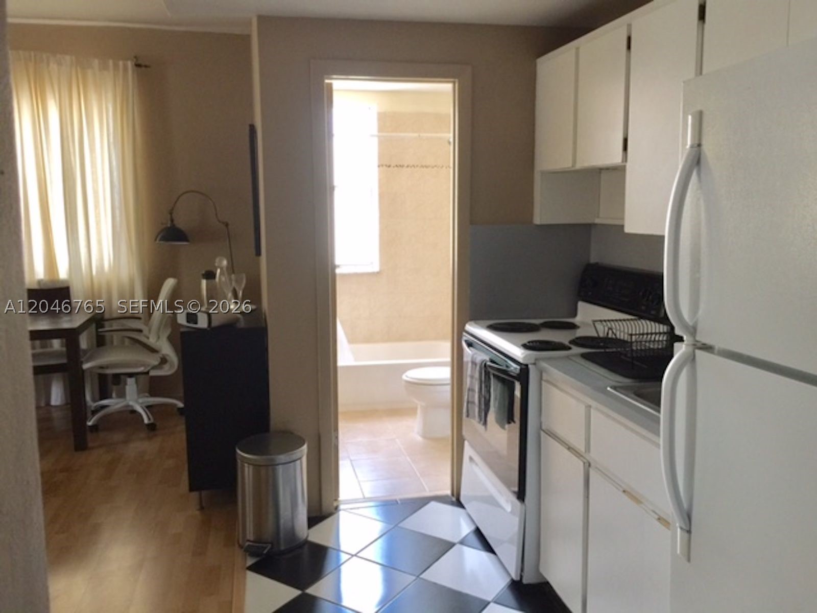 THE LEXINGTON EUCLID COND - Residential