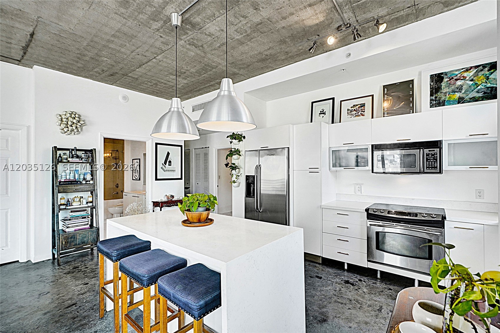 THE LOFT DOWNTOWN II COND - Residential