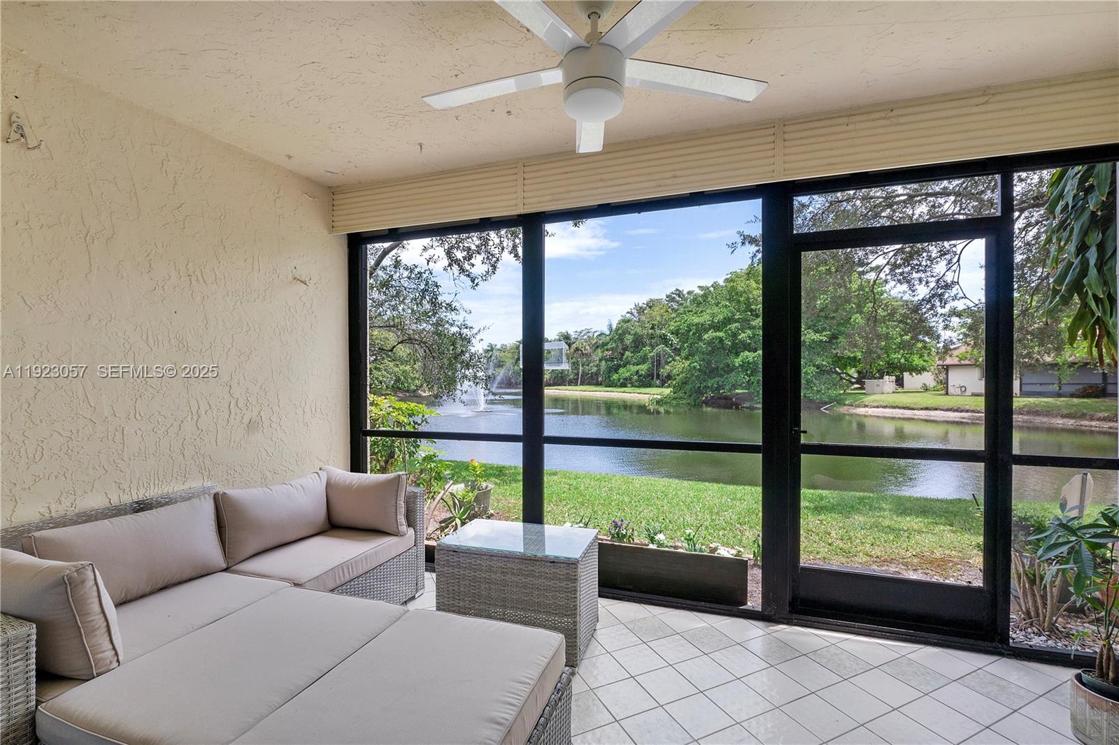 HAMMOCKS-LAKE FOREST COND - Residential