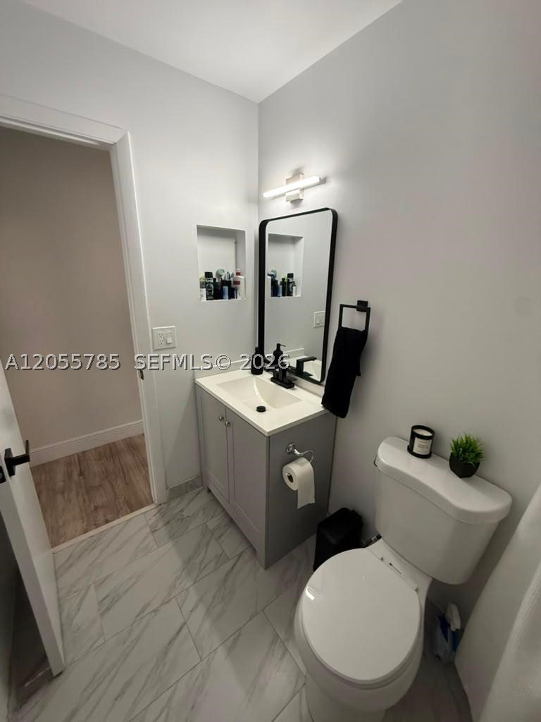 ARROWHEAD GOLF AND TENNIS - Residential Lease