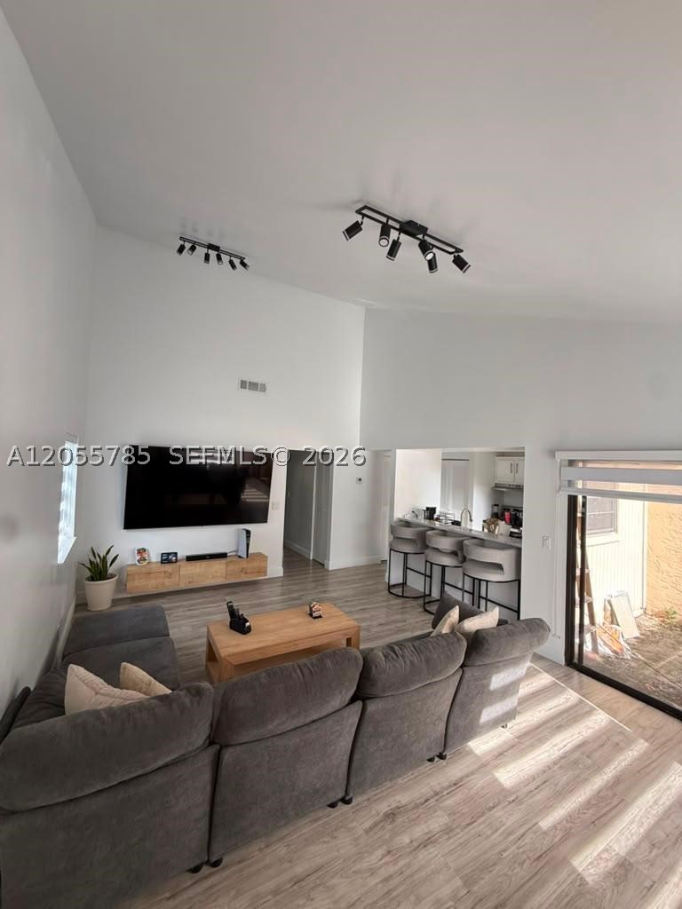 This beautifully renovated 2-bedroom, 2-bathroom lakefront residence features soaring vaulted ceilings.

The home has been thoughtfully updated with a new roof, new A/C system with smart thermostat, 2021 water heater, and brand-new kitchen appliances.

Residents enjoy an array of resort-style amenities, including a heated swimming pool, kiddie pool, playground, BBQ area, tennis and basketball

Book your tour now