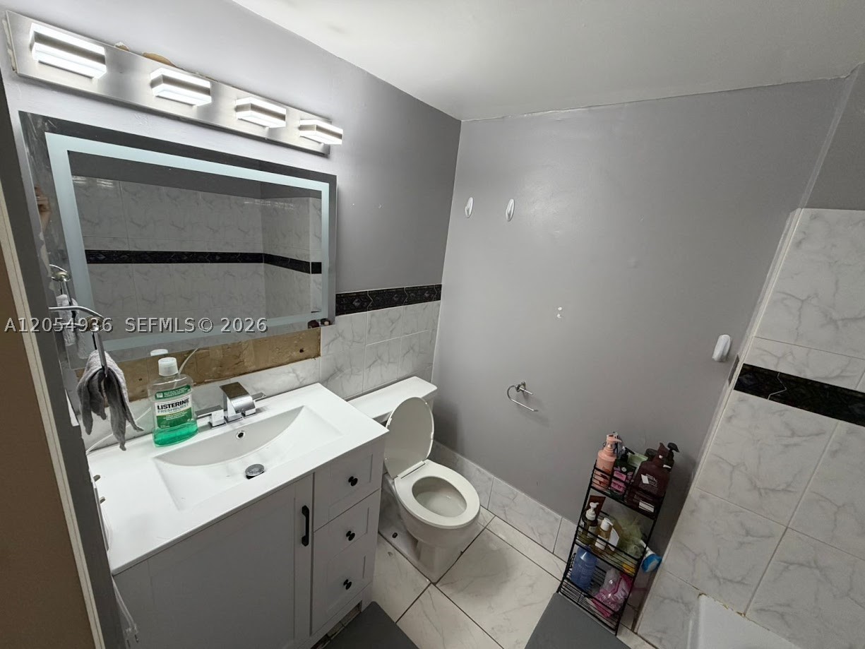 BAY PLACE CONDO - Residential Lease
