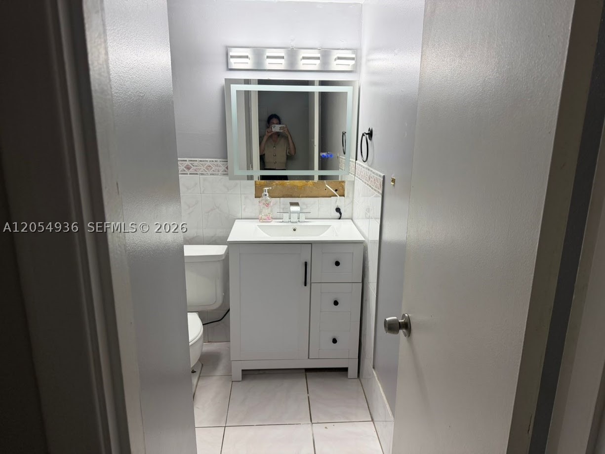 BAY PLACE CONDO - Residential Lease