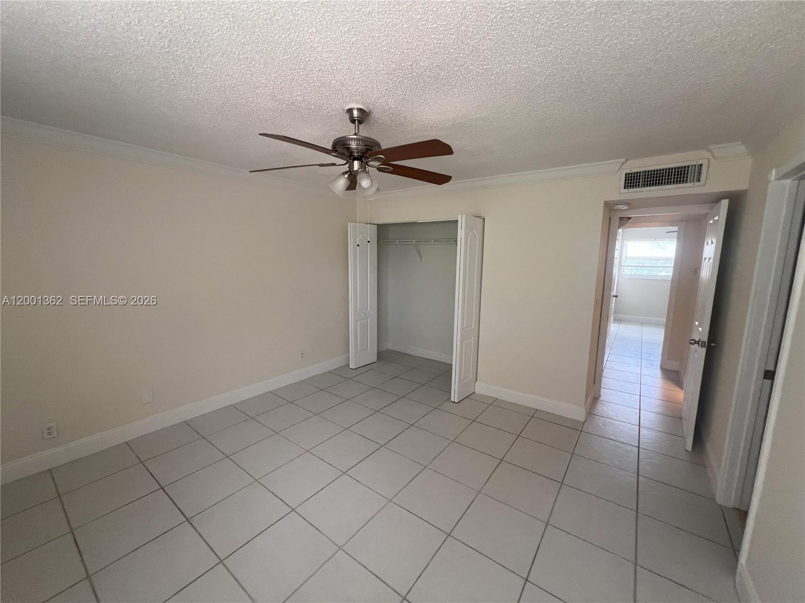 CORAL SPRINGS ESTATE TOWN - Residential