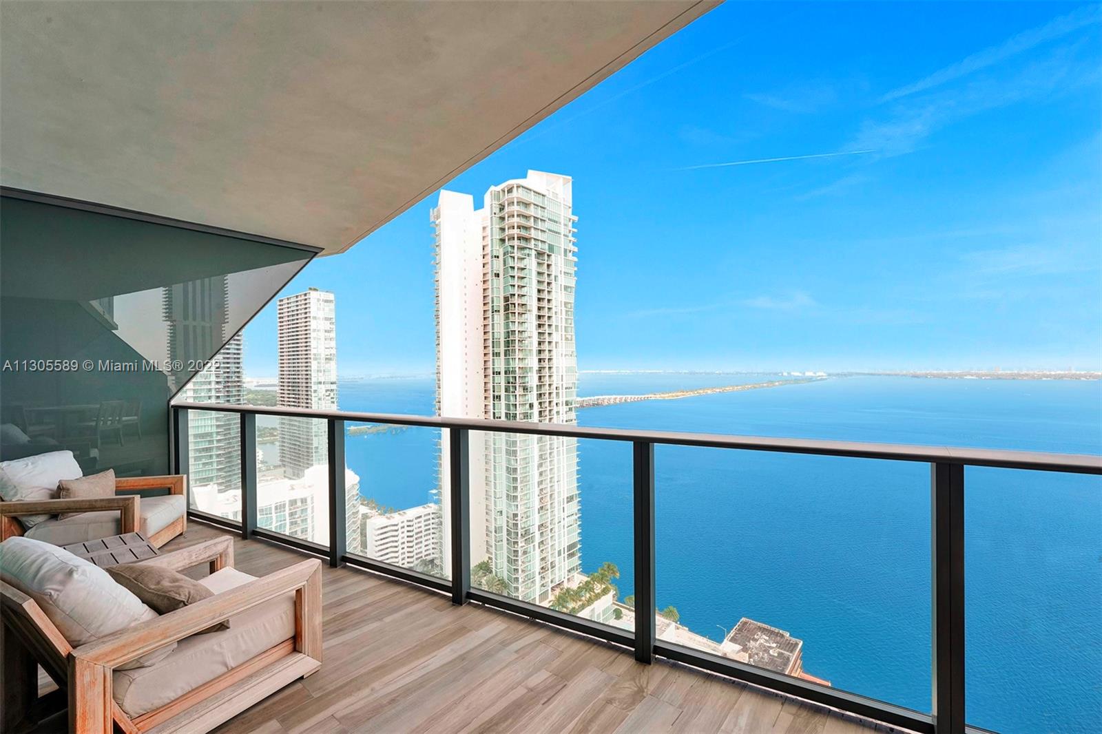 ICON BAY CONDO - Residential