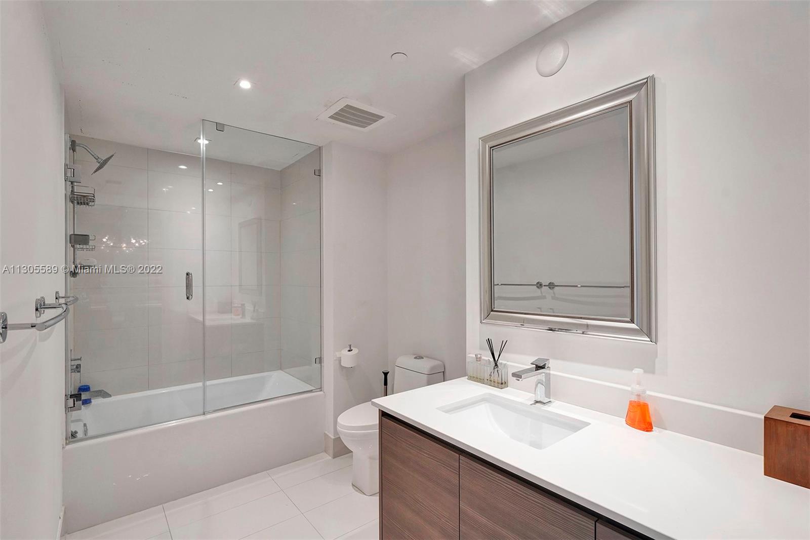 ICON BAY CONDO - Residential