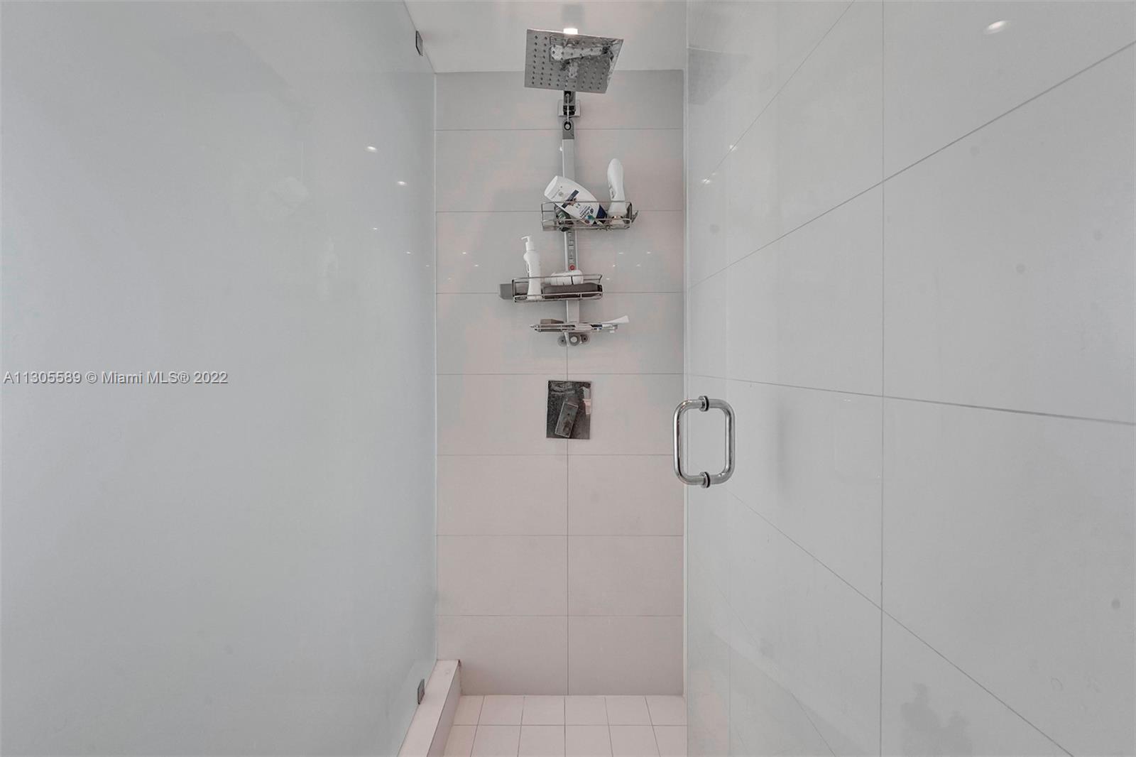 ICON BAY CONDO - Residential