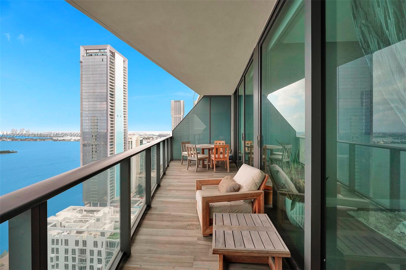 ICON BAY CONDO - Residential