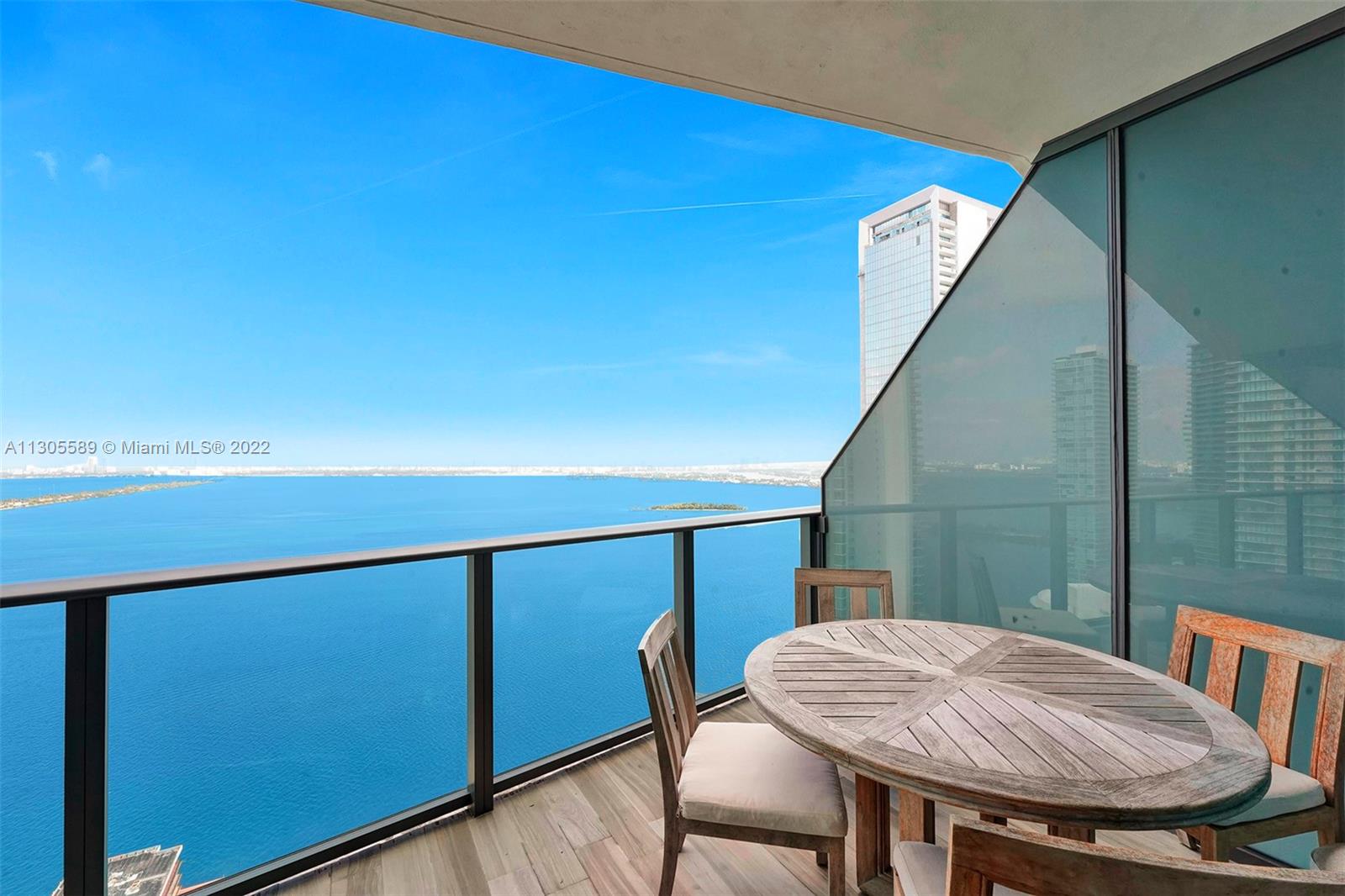 ICON BAY CONDO - Residential
