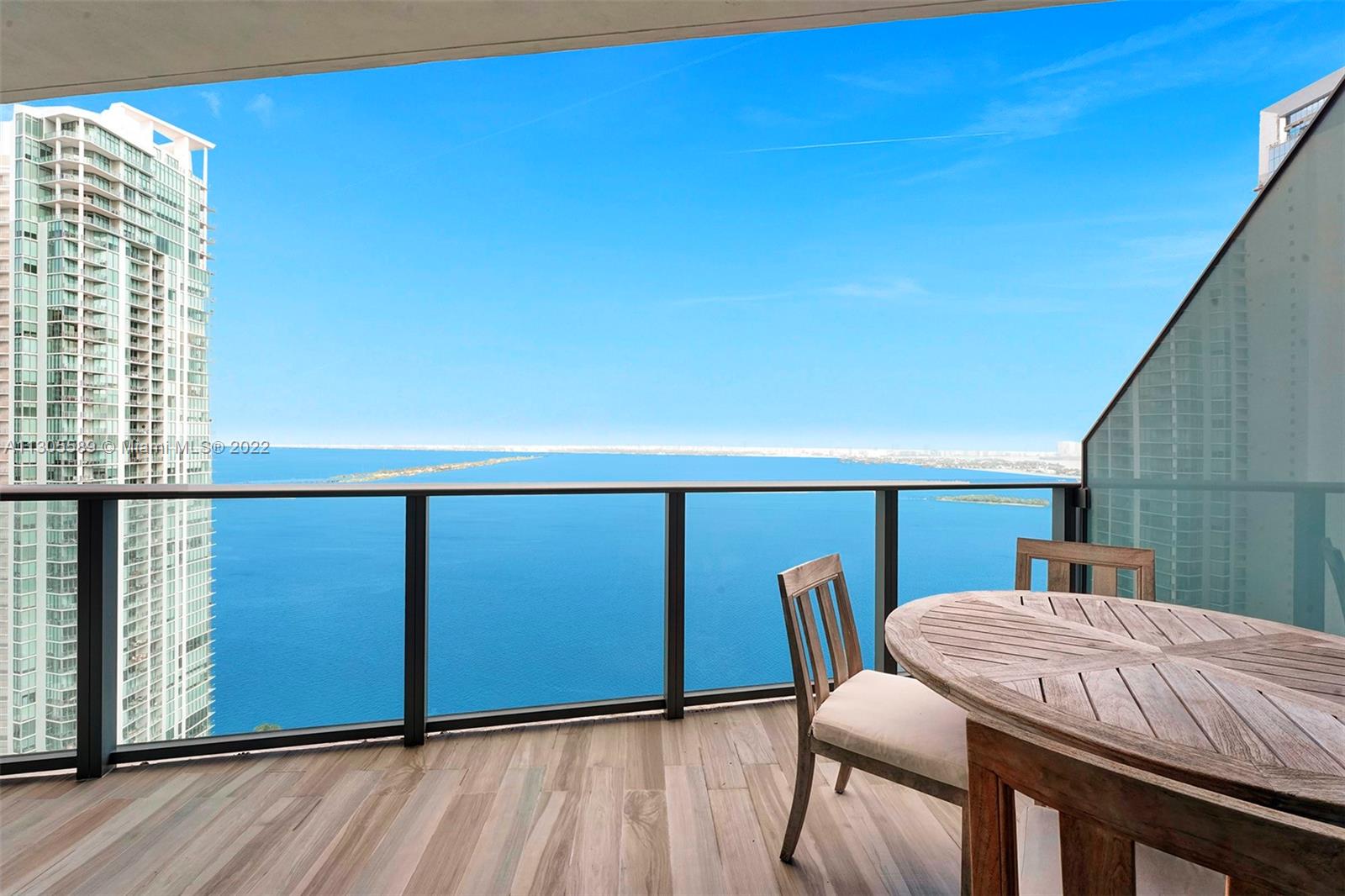 ICON BAY CONDO - Residential