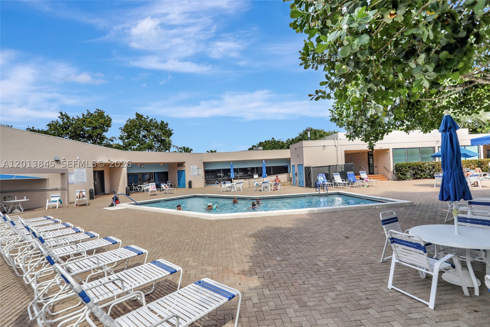 LIME BAY CONDOMINIUM 4 - Residential