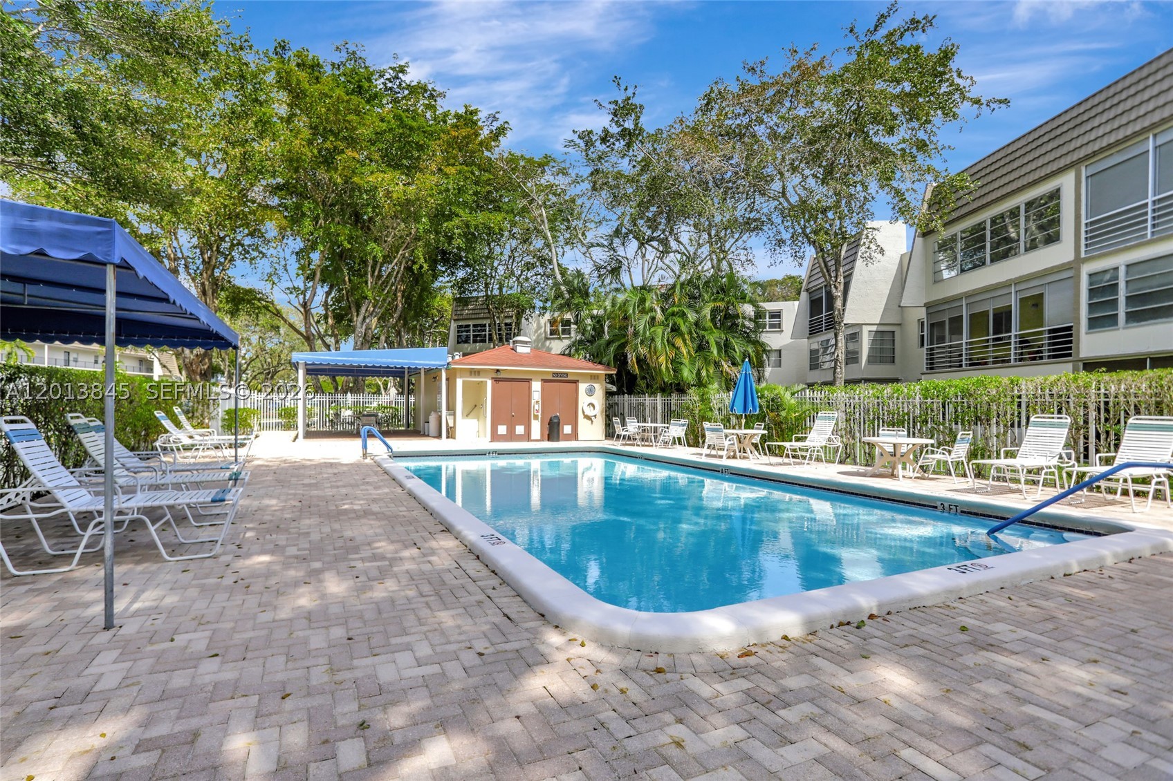 LIME BAY CONDOMINIUM 4 - Residential