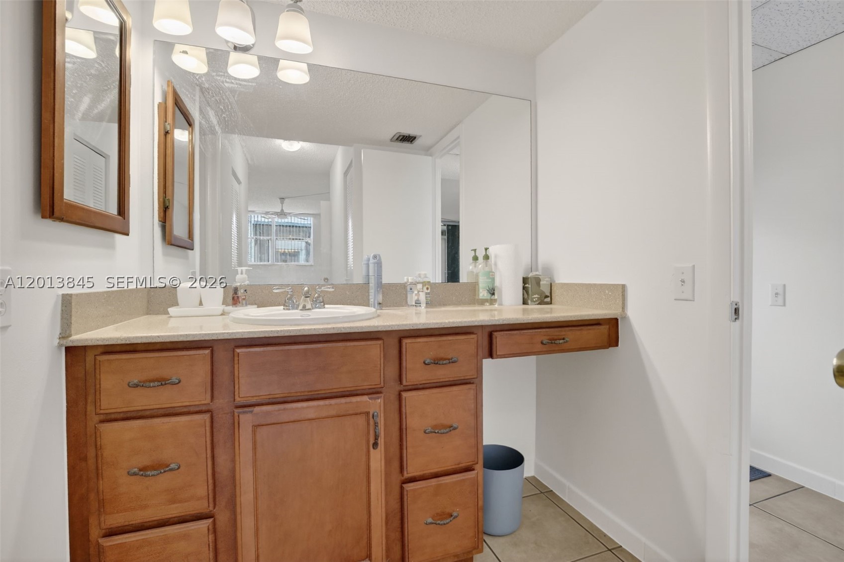LIME BAY CONDOMINIUM 4 - Residential
