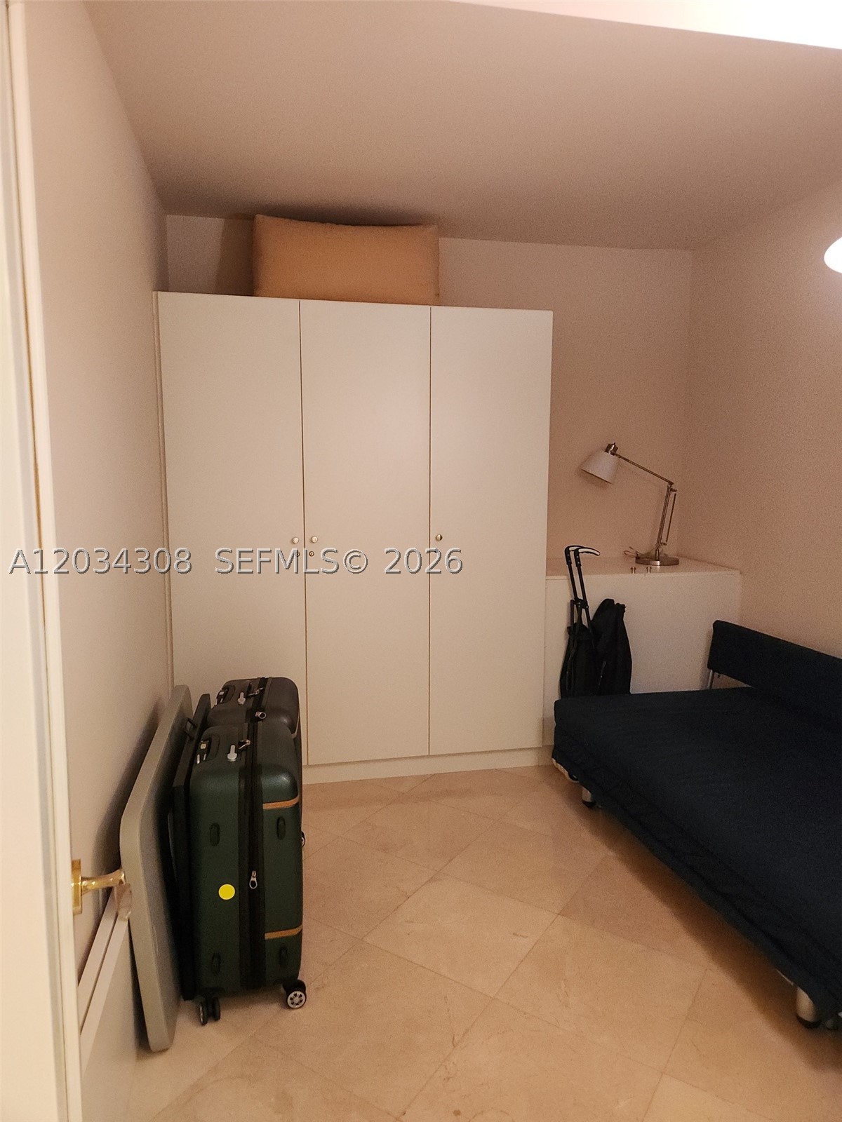 BLUE DIAMOND CONDO - Residential Lease