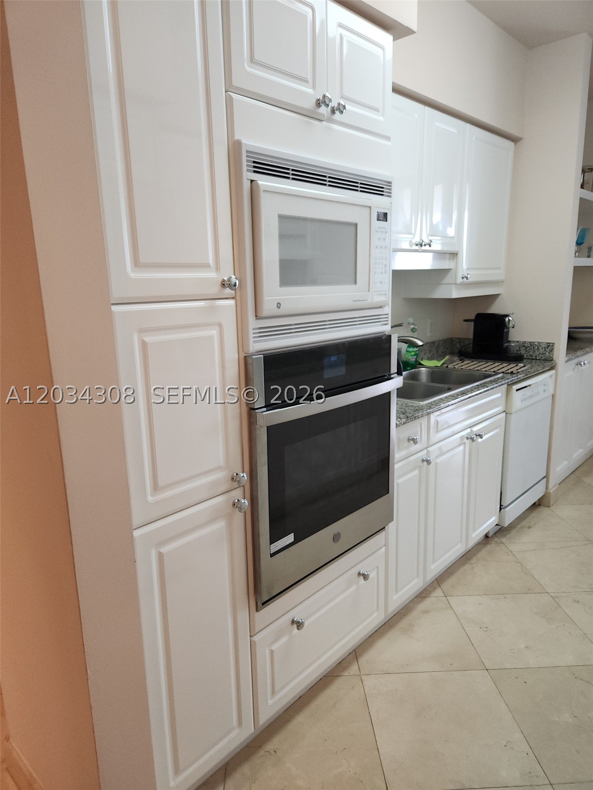 BLUE DIAMOND CONDO - Residential Lease