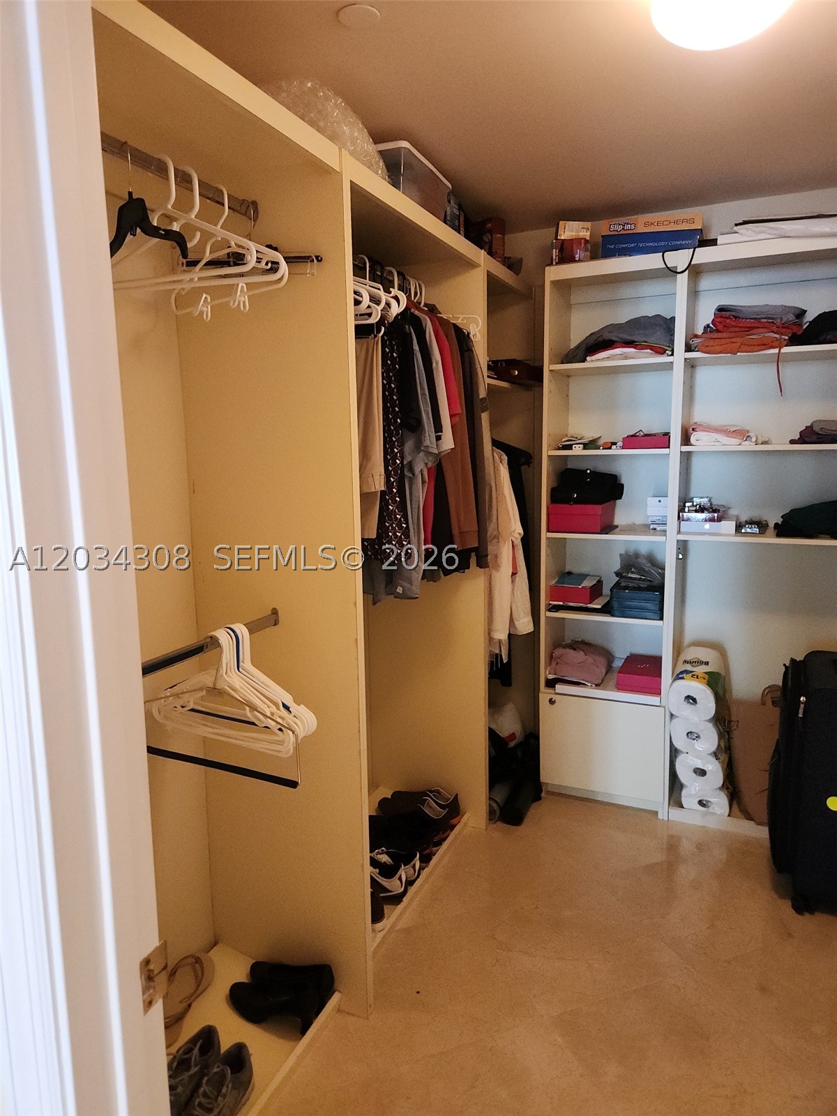 BLUE DIAMOND CONDO - Residential Lease