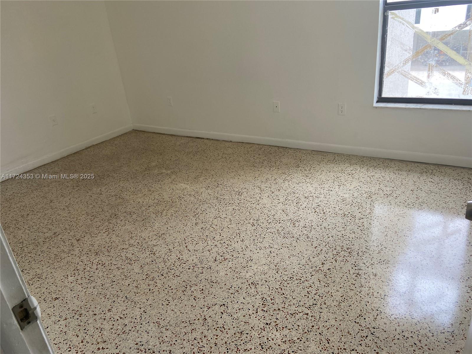GUERNICA CONDO - Residential Lease