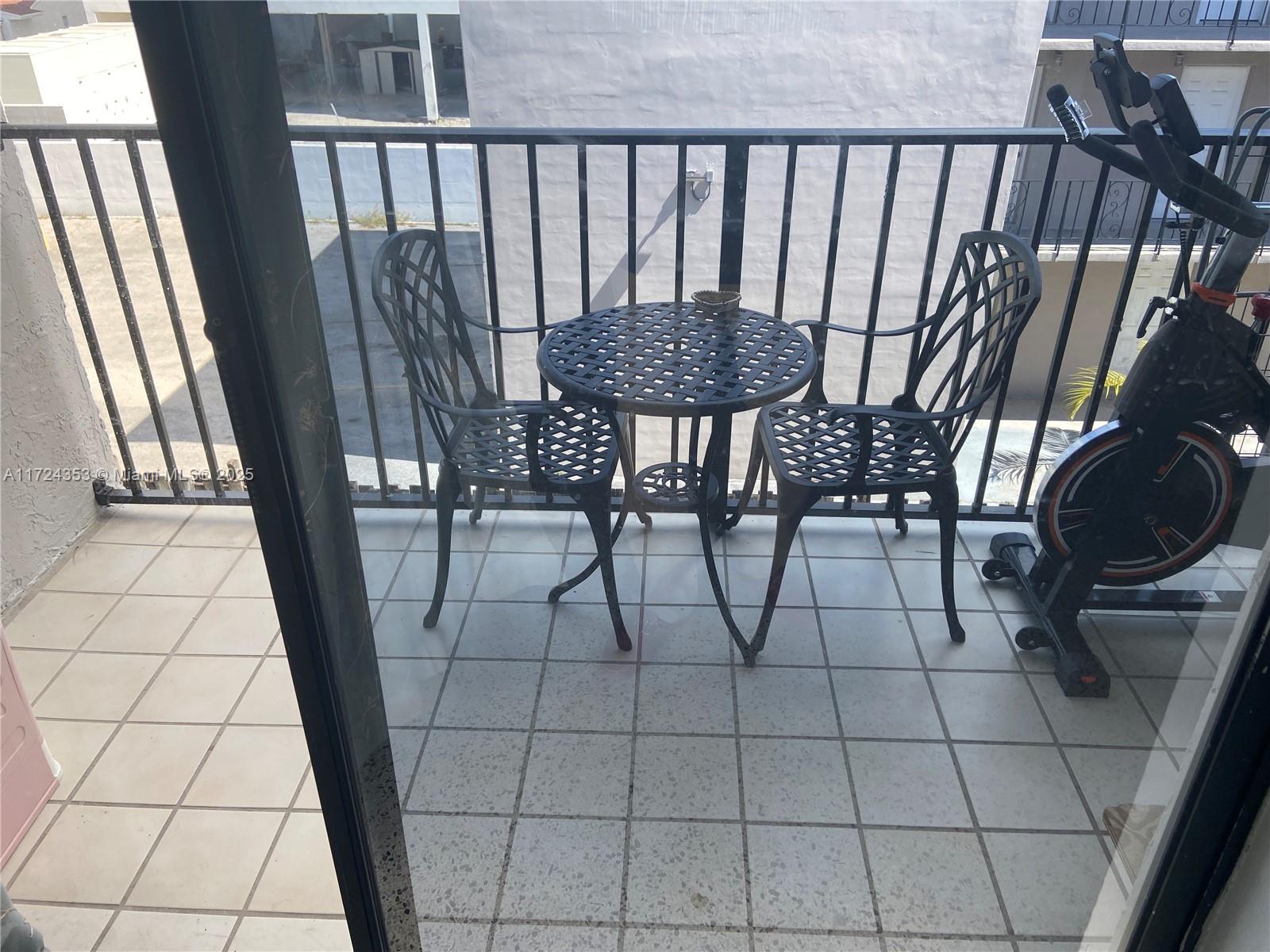 GUERNICA CONDO - Residential Lease