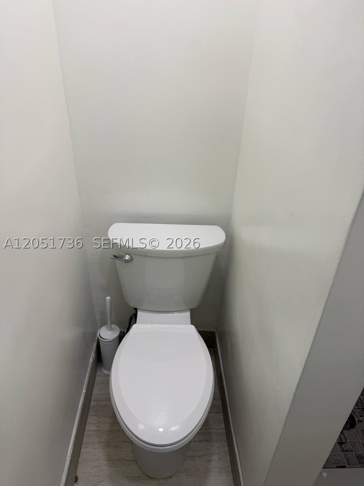 SUNRISE GOLF VILLAGE SEC - Residential Lease