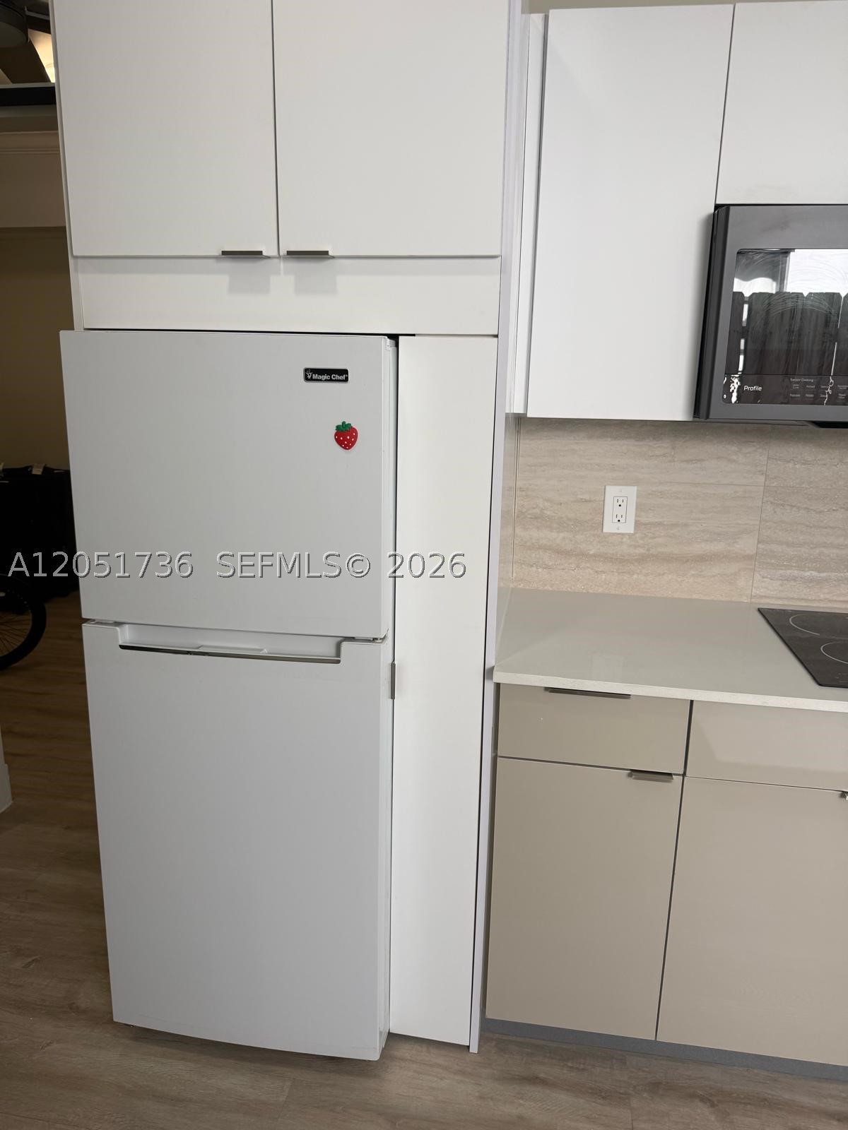 SUNRISE GOLF VILLAGE SEC - Residential Lease