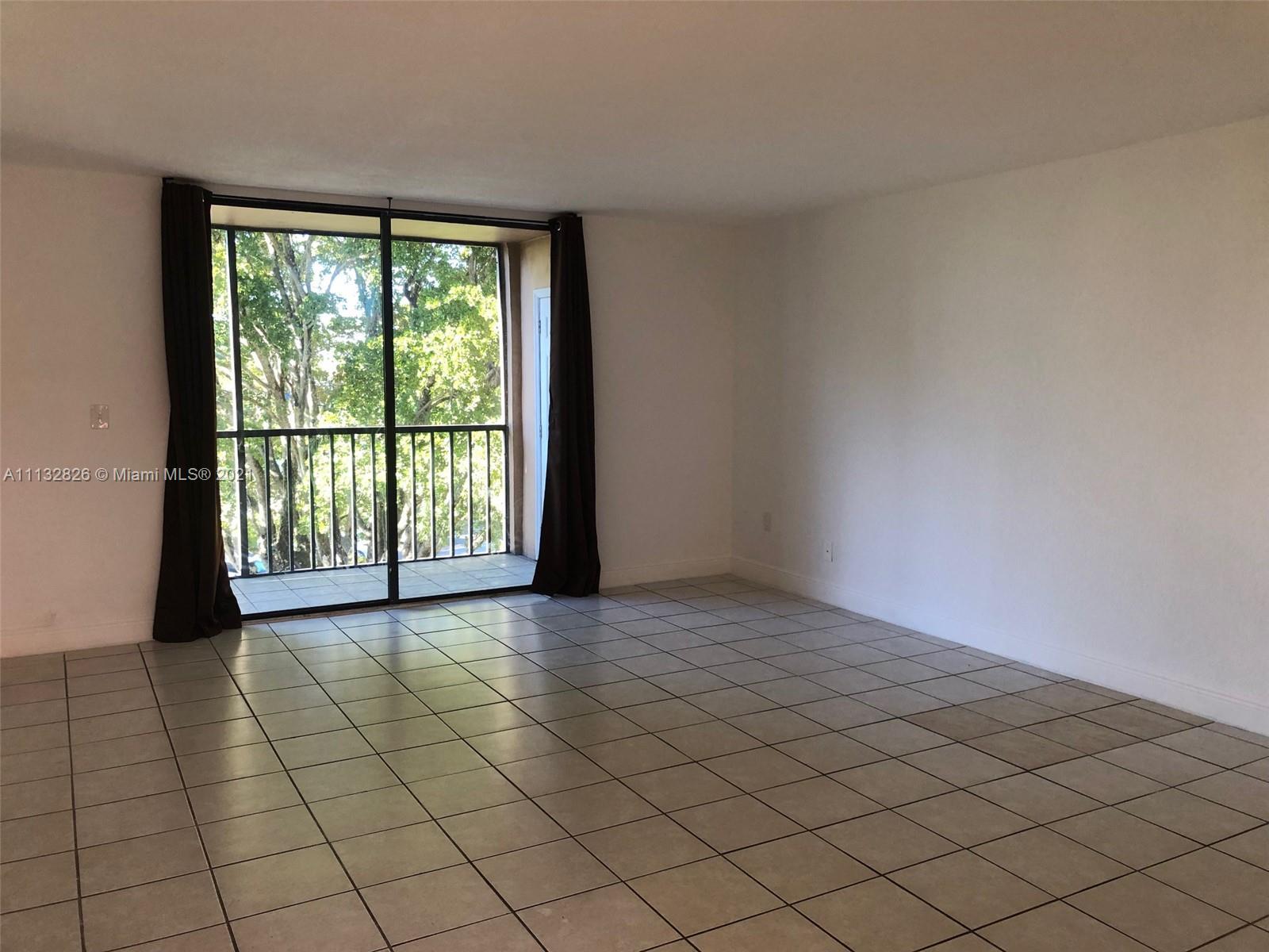 HORIZONS WEST CONDO #5 - Residential