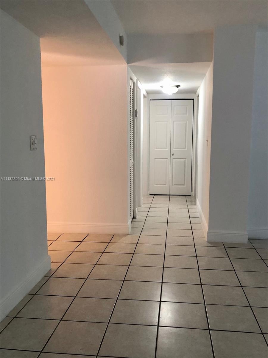 HORIZONS WEST CONDO #5 - Residential