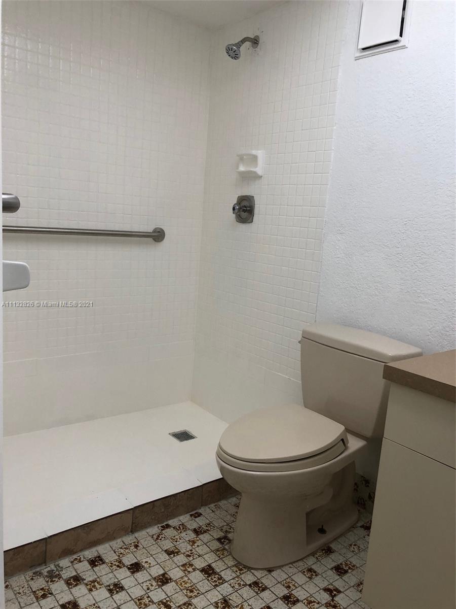 HORIZONS WEST CONDO #5 - Residential