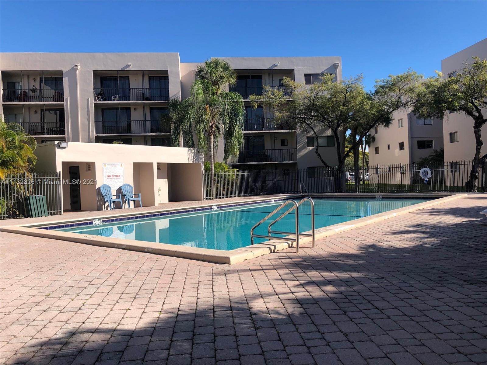 HORIZONS WEST CONDO #5 - Residential