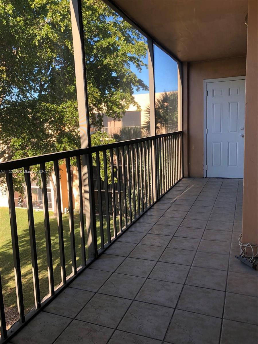 HORIZONS WEST CONDO #5 - Residential