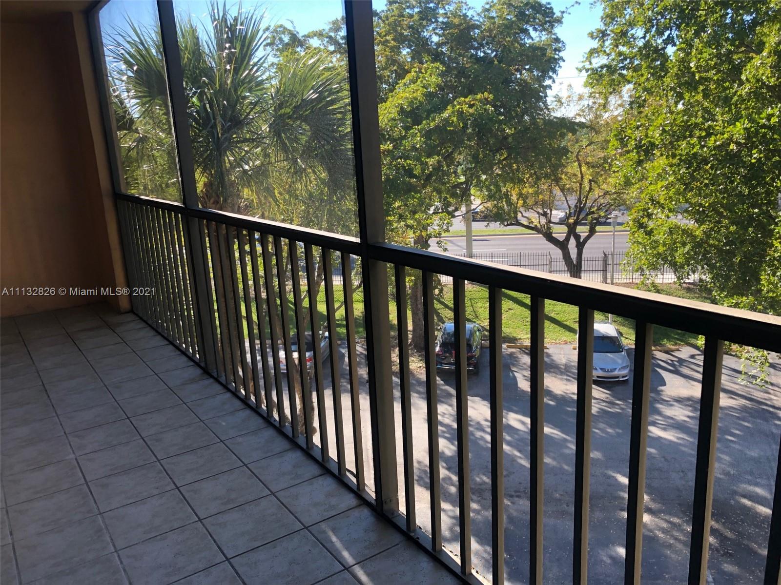 HORIZONS WEST CONDO #5 - Residential