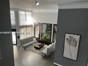 200 LESLIE CONDO - Residential