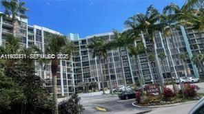 200 LESLIE CONDO - Residential