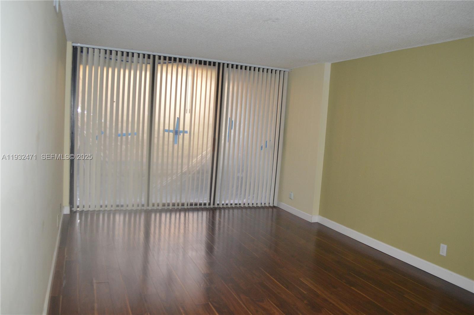 200 LESLIE CONDO - Residential