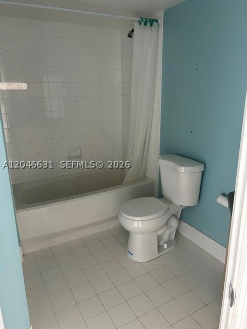 EMERALD ISLE AT LAGUNA LA - Residential Lease