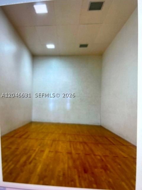 EMERALD ISLE AT LAGUNA LA - Residential Lease