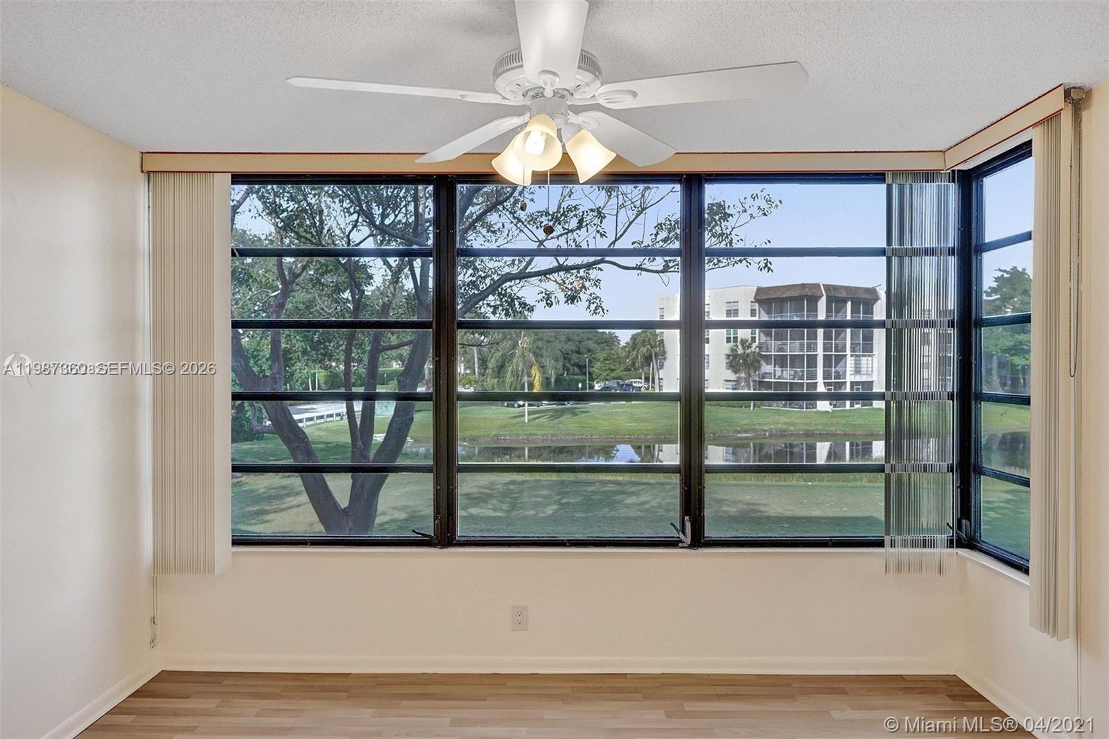 CONDO 21 OF WHITEHALL CON - Residential
