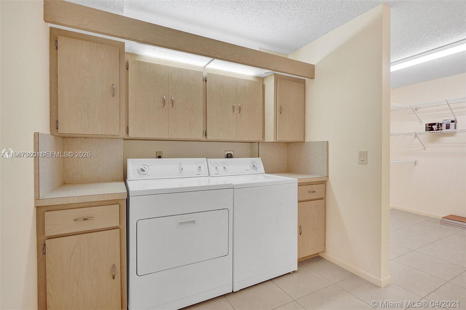CONDO 21 OF WHITEHALL CON - Residential