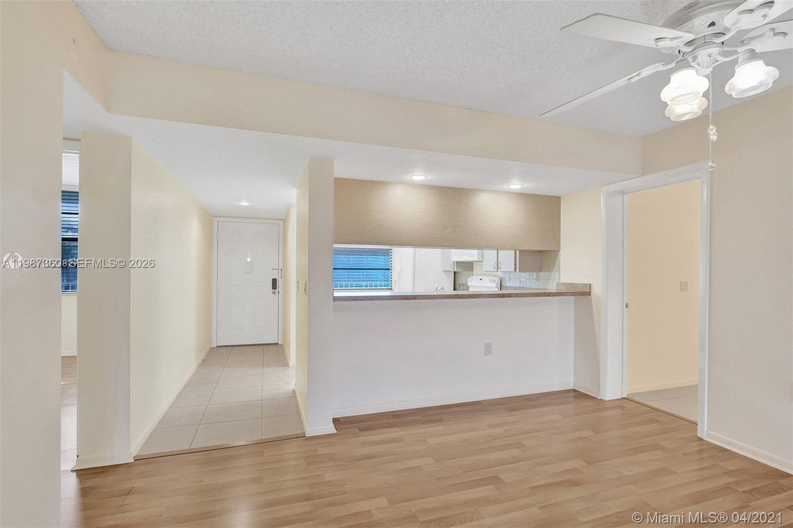 CONDO 21 OF WHITEHALL CON - Residential