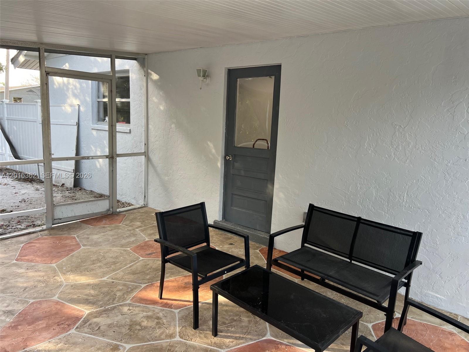 Holeusa - Residential