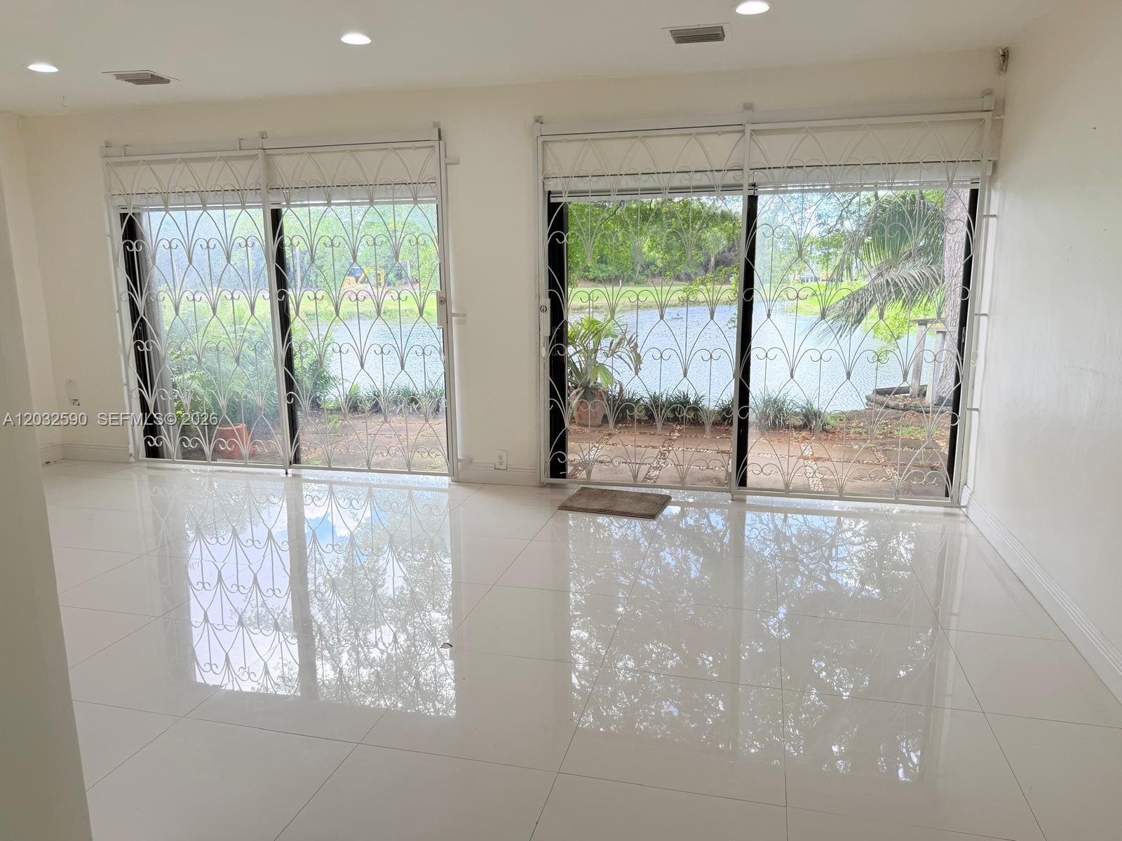 COUNTRY CLUB OF MIAMI FAI - Residential