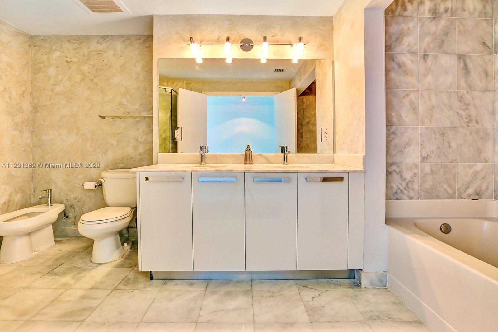 BLUE CONDO - Residential Lease